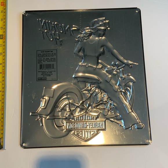 Rare Vintage Harley-Davidson Metal Sign - Iconic Collectible for Enthusiasts - Picture 2 of 5